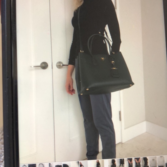 100% Authenticity Prada Large Black Saffiano Leather Tote - Picture 4 of 16